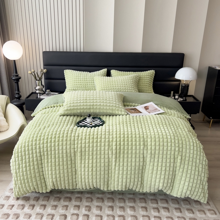 91家纺网 家纺一手货源 找家纺 印季家纺 2025新款立体剪花格子兔毛绒四件套 草绿