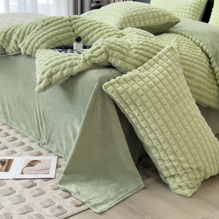 91家纺网 家纺一手货源 找家纺 印季家纺 2025新款立体剪花格子兔毛绒四件套 草绿