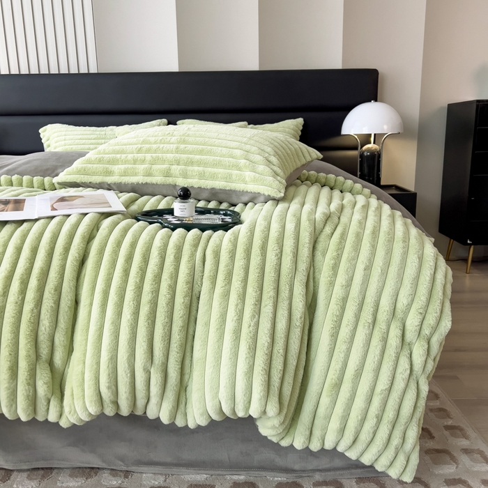 91家纺网 家纺一手货源 找家纺 （总）印季家纺 2025新款立体剪花条纹兔毛绒四件套