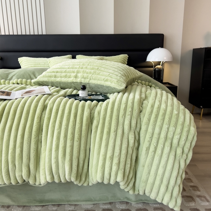 91家纺网 家纺一手货源 找家纺 （总）印季家纺 2025新款立体剪花条纹兔毛绒四件套