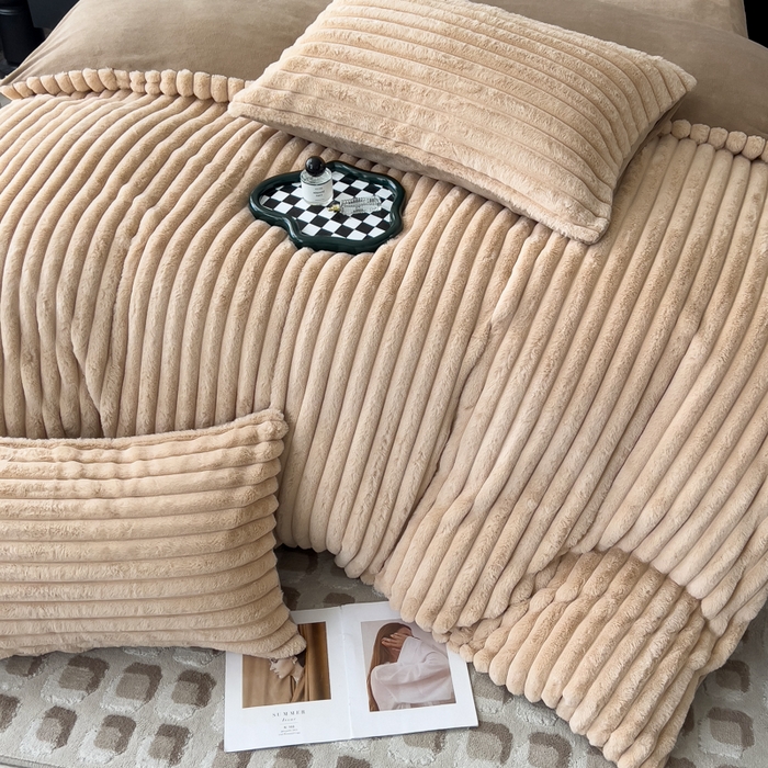 91家纺网 家纺一手货源 找家纺 （总）印季家纺 2025新款立体剪花条纹兔毛绒四件套