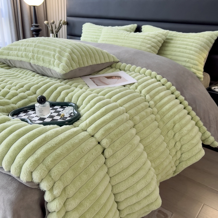 91家纺网 家纺一手货源 找家纺 印季家纺 2025新款立体剪花条纹兔毛绒四件套 草绿-灰