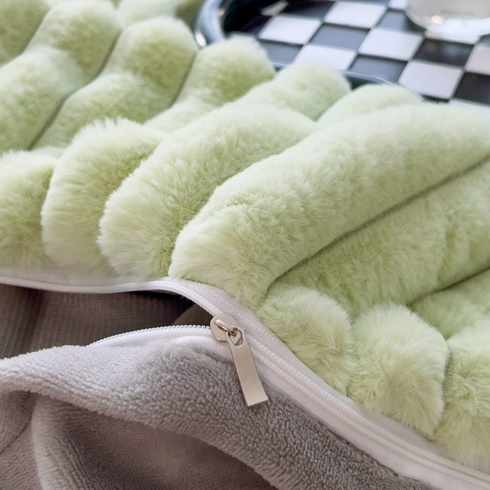 91家纺网 家纺一手货源 找家纺 印季家纺 2025新款立体剪花条纹兔毛绒四件套 草绿-灰