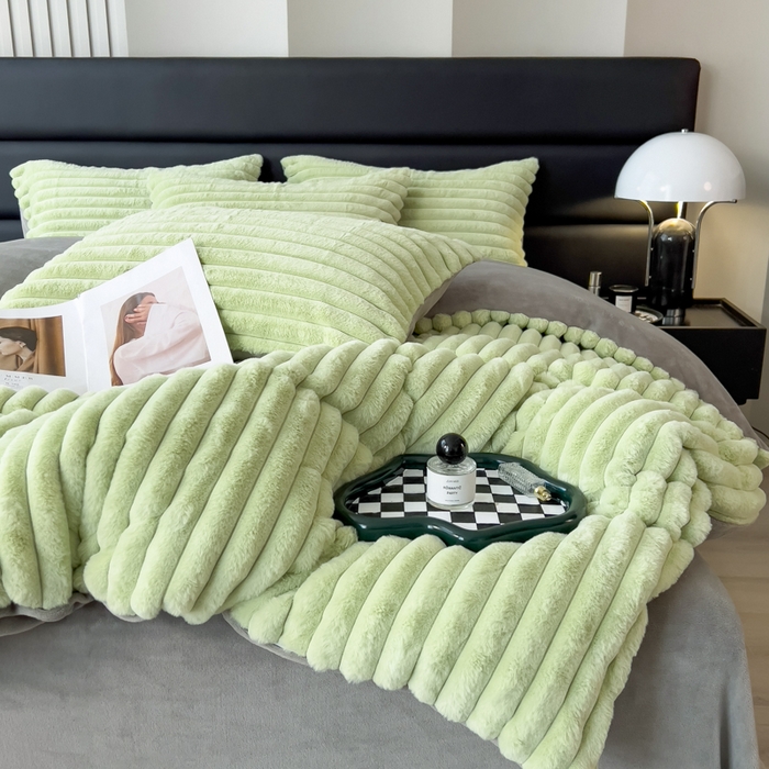 91家纺网 家纺一手货源 找家纺 印季家纺 2025新款立体剪花条纹兔毛绒四件套 草绿-灰