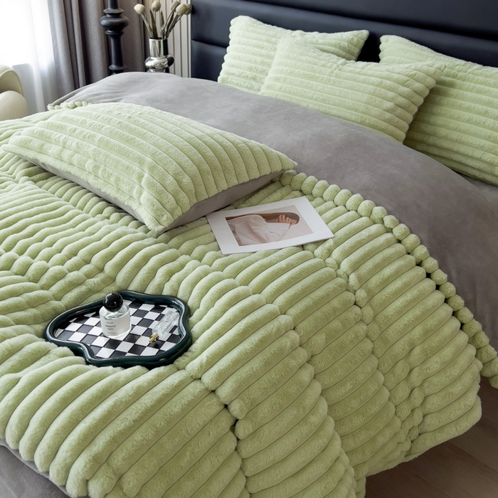 91家纺网 家纺一手货源 找家纺 印季家纺 2025新款立体剪花条纹兔毛绒四件套 草绿-灰