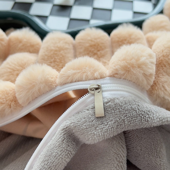 91家纺网 家纺一手货源 找家纺 印季家纺 2025新款立体剪花条纹兔毛绒四件套 卡其-灰