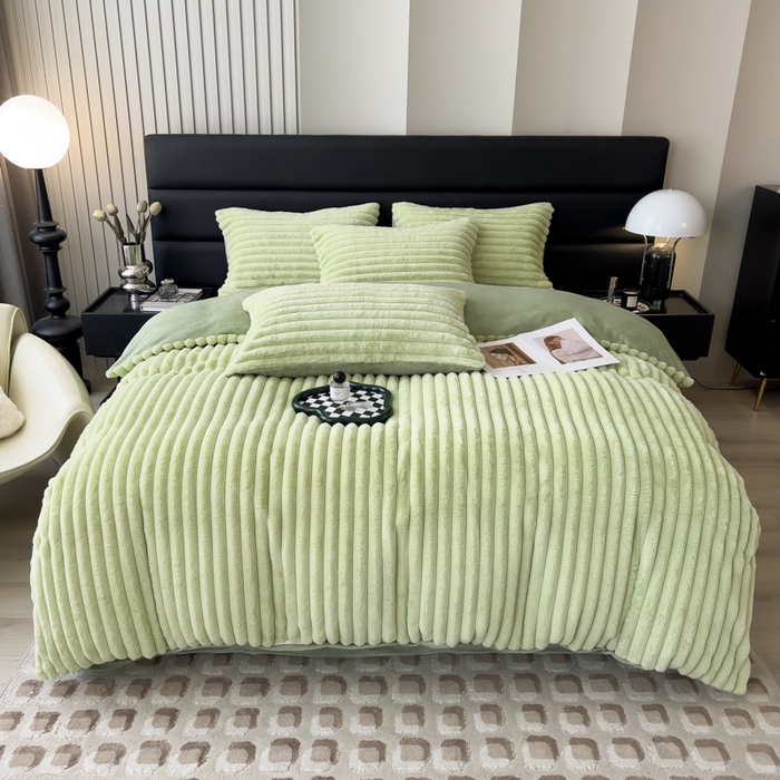 91家纺网 家纺一手货源 找家纺 印季家纺 2025新款立体剪花条纹兔毛绒四件套 草绿