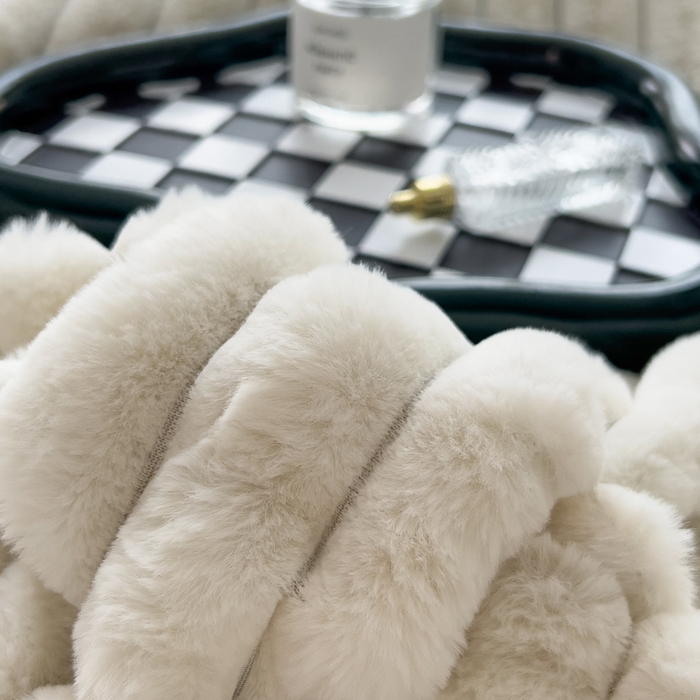 91家纺网 家纺一手货源 找家纺 印季家纺 2025新款立体剪花条纹兔毛绒四件套 奶白-灰