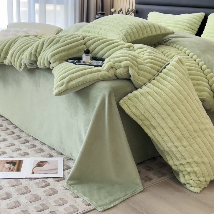 91家纺网 家纺一手货源 找家纺 印季家纺 2025新款立体剪花条纹兔毛绒四件套 草绿