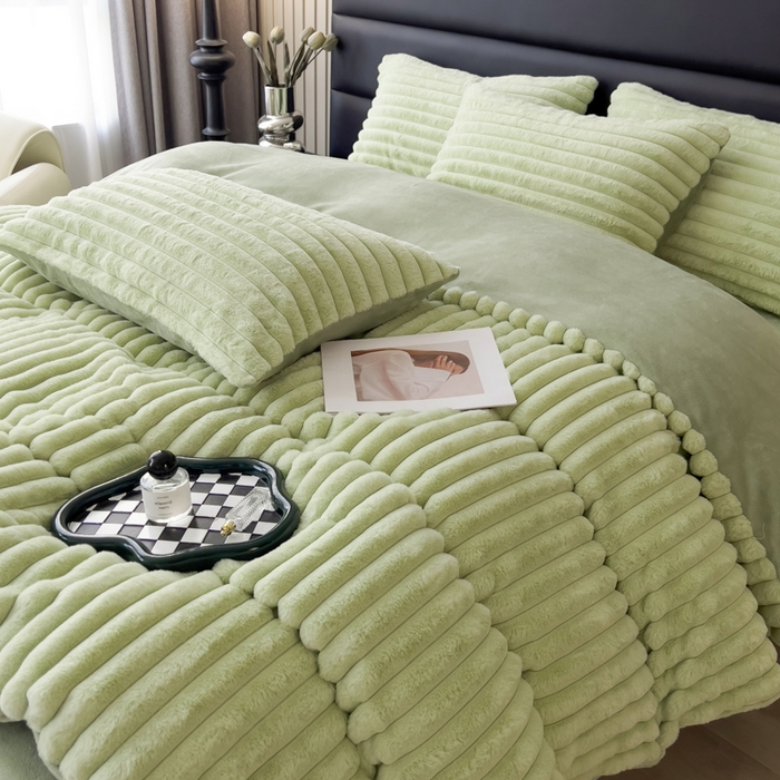 91家纺网 家纺一手货源 找家纺 印季家纺 2025新款立体剪花条纹兔毛绒四件套 草绿