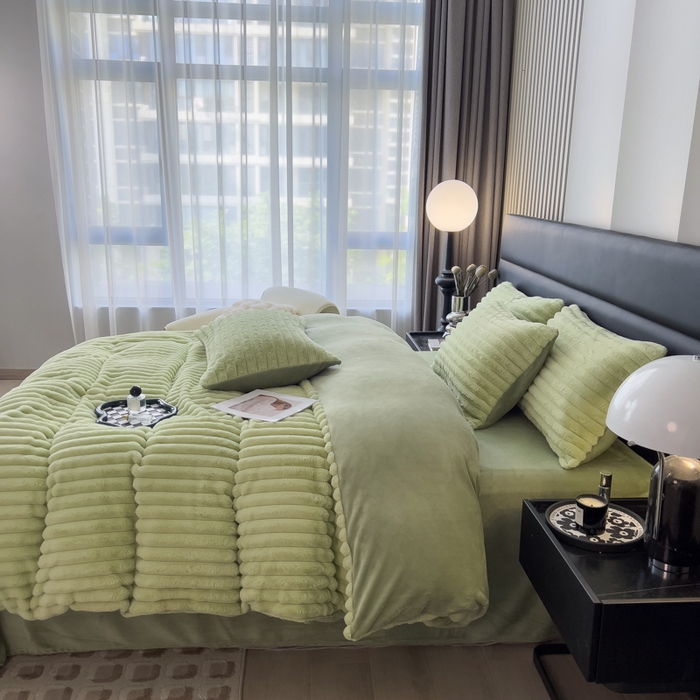 91家纺网 家纺一手货源 找家纺 印季家纺 2025新款立体剪花条纹兔毛绒四件套 草绿