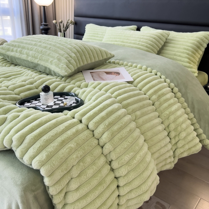 91家纺网 家纺一手货源 找家纺 印季家纺 2025新款立体剪花条纹兔毛绒四件套 草绿