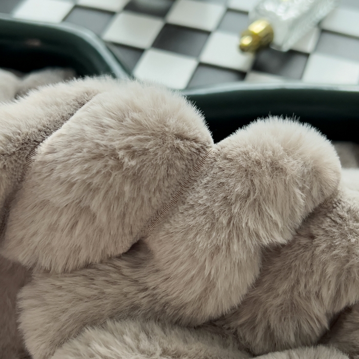 91家纺网 家纺一手货源 找家纺 印季家纺 2025新款立体剪花条纹兔毛绒四件套 高级灰