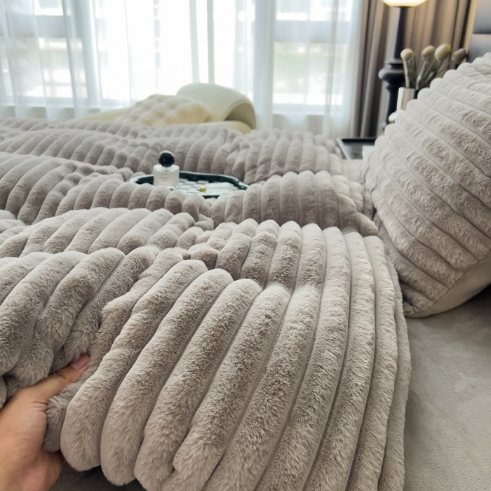 91家纺网 家纺一手货源 找家纺 印季家纺 2025新款立体剪花条纹兔毛绒四件套 高级灰