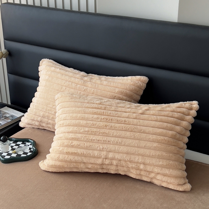 91家纺网 家纺一手货源 找家纺 印季家纺 2025新款立体剪花条纹兔毛绒四件套 卡其