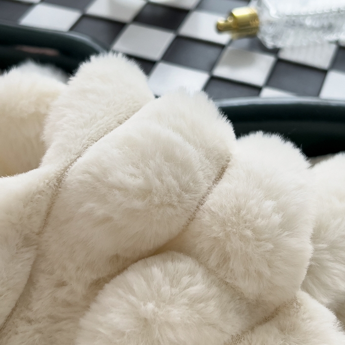 91家纺网 家纺一手货源 找家纺 印季家纺 2025新款立体剪花条纹兔毛绒四件套 奶白