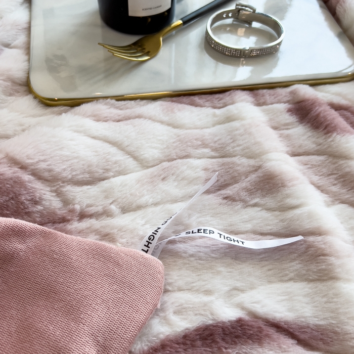 91家纺网 家纺一手货源 找家纺 （总）印季家纺 2025新款手工扎染剪花兔毛绒四件套