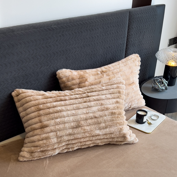 91家纺网 家纺一手货源 找家纺 印季家纺 2025新款手工扎染剪花兔毛绒四件套 条纹-咖啡