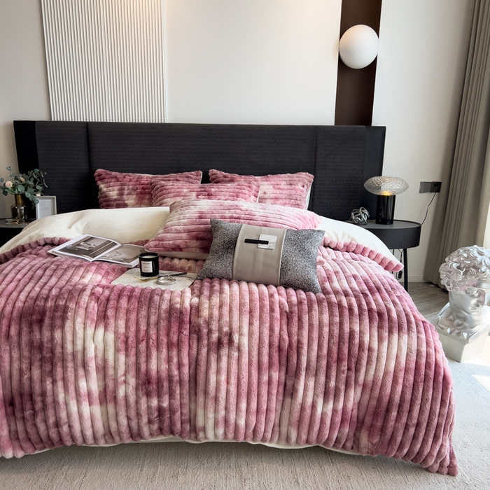 印季家纺 2025新款手工扎染剪花兔毛绒四件套 条纹-豆沙