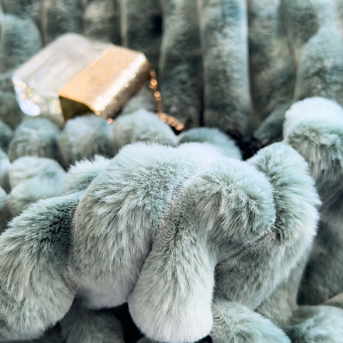 91家纺网 家纺一手货源 找家纺 印季家纺 2025新款手工扎染剪花兔毛绒四件套 条纹-墨绿