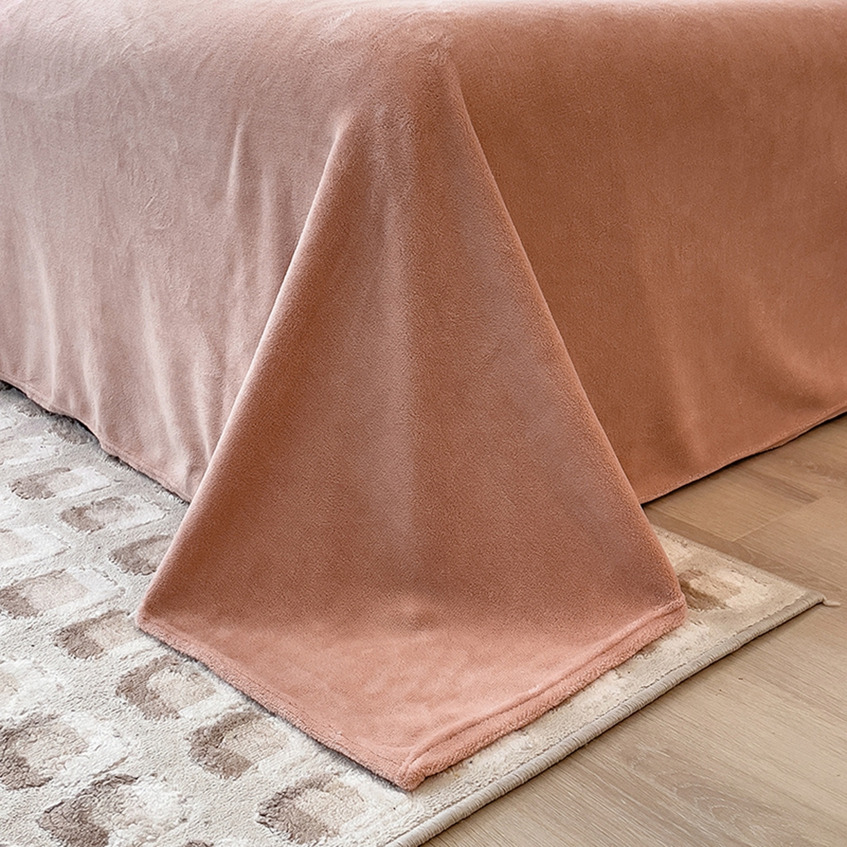 91家纺网 家纺一手货源 找家纺 （总）印季家纺 2025新款HG剪花一字绣牛奶绒四件套