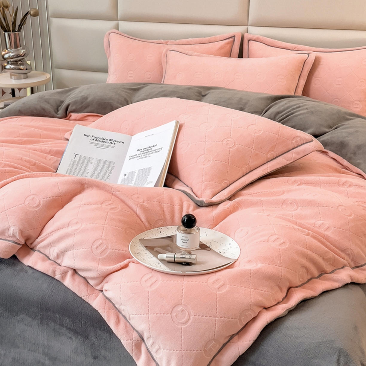 91家纺网 家纺一手货源 找家纺 （总）印季家纺 2025新款HG剪花一字绣牛奶绒四件套