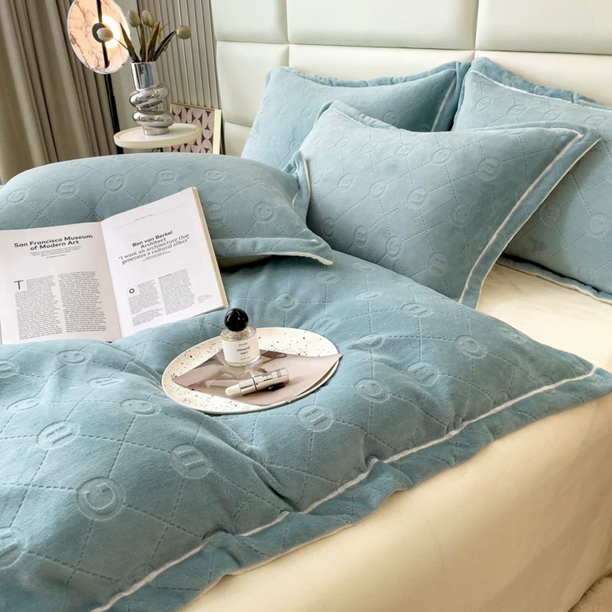 91家纺网 家纺一手货源 找家纺 印季家纺 2025新款HG剪花一字绣牛奶绒四件套 繁星兰-奶白