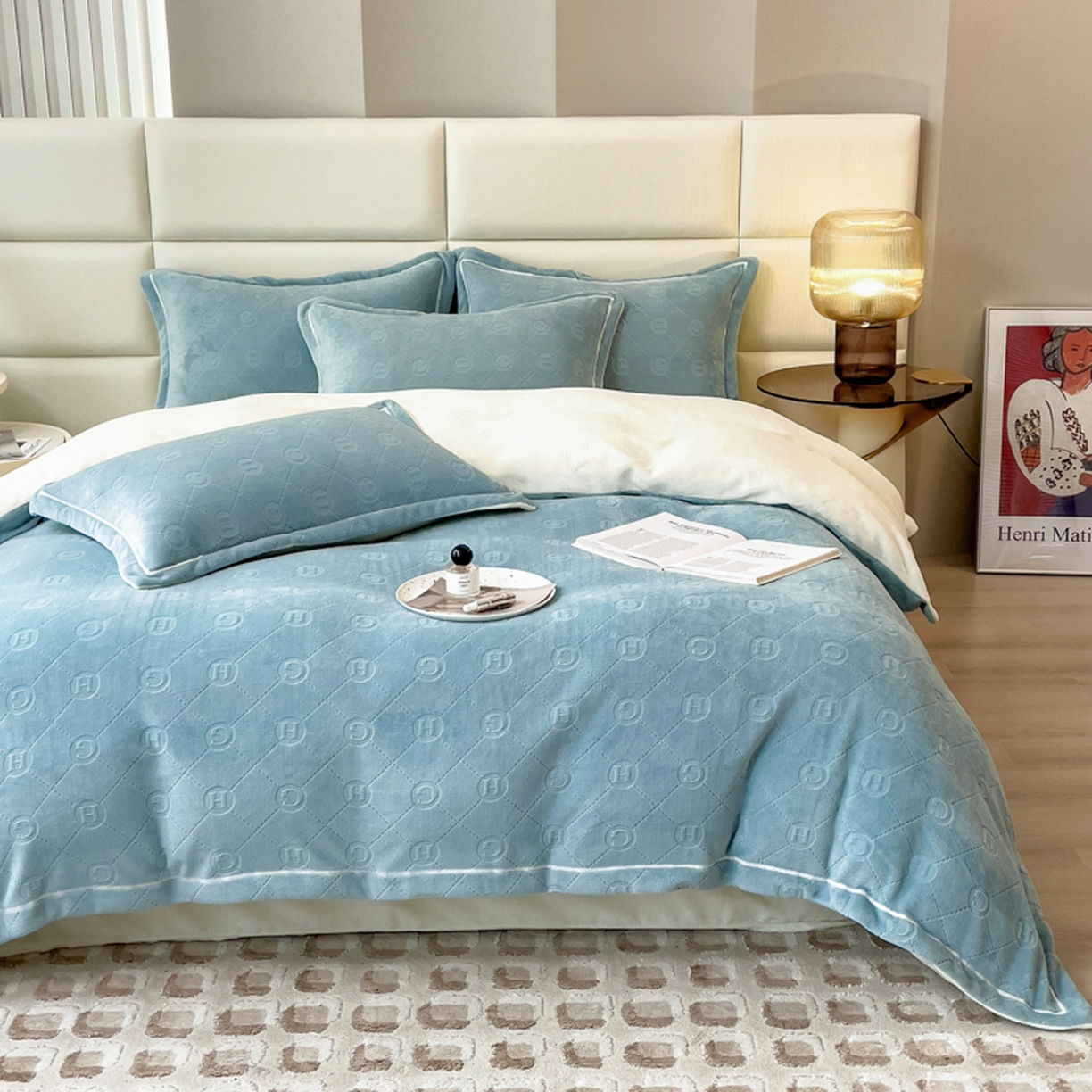 91家纺网 家纺一手货源 找家纺 印季家纺 2025新款HG剪花一字绣牛奶绒四件套 繁星兰-奶白