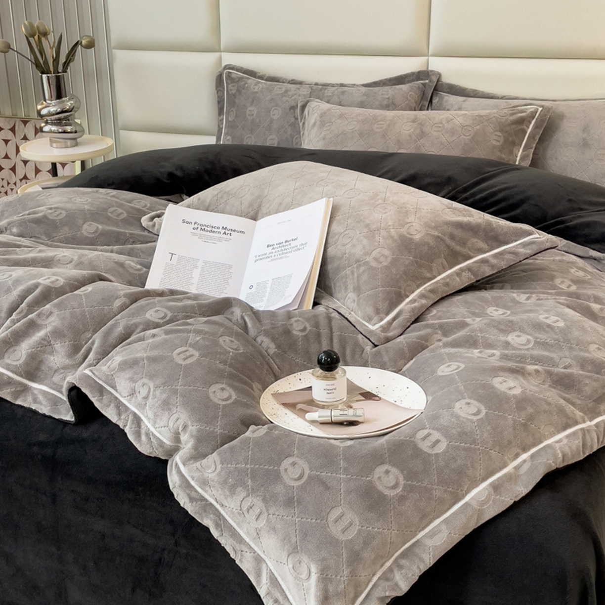 91家纺网 家纺一手货源 找家纺 （总）印季家纺 2025新款HG剪花一字绣牛奶绒四件套