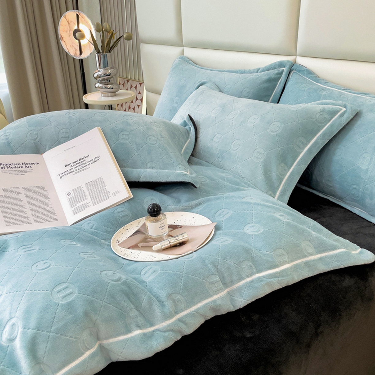 91家纺网 家纺一手货源 找家纺 印季家纺 2025新款HG剪花一字绣牛奶绒四件套 繁星蓝-深灰