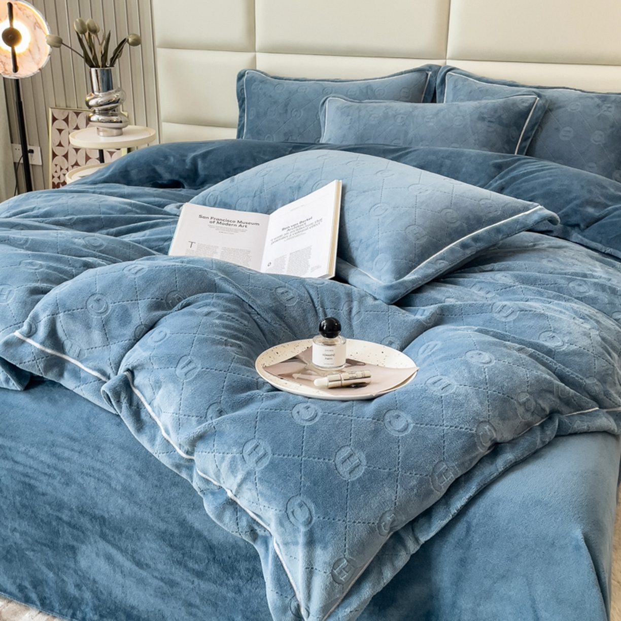 91家纺网 家纺一手货源 找家纺 （总）印季家纺 2025新款HG剪花一字绣牛奶绒四件套