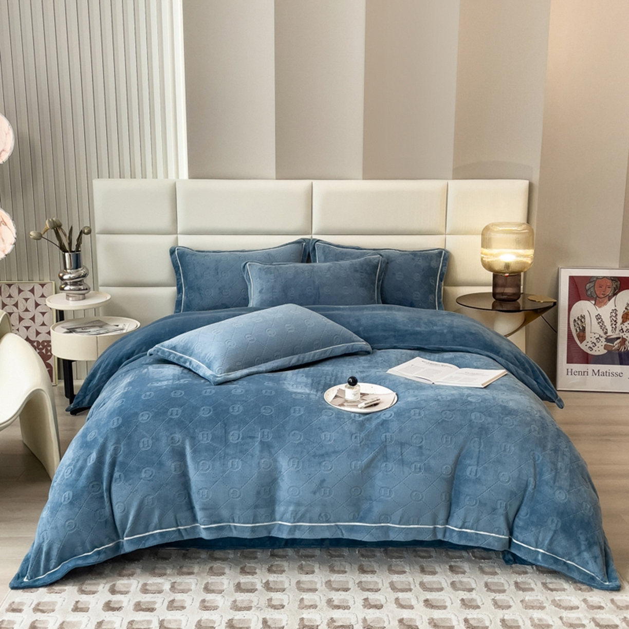 91家纺网 家纺一手货源 找家纺 印季家纺 2025新款HG剪花一字绣牛奶绒四件套 蓝灰