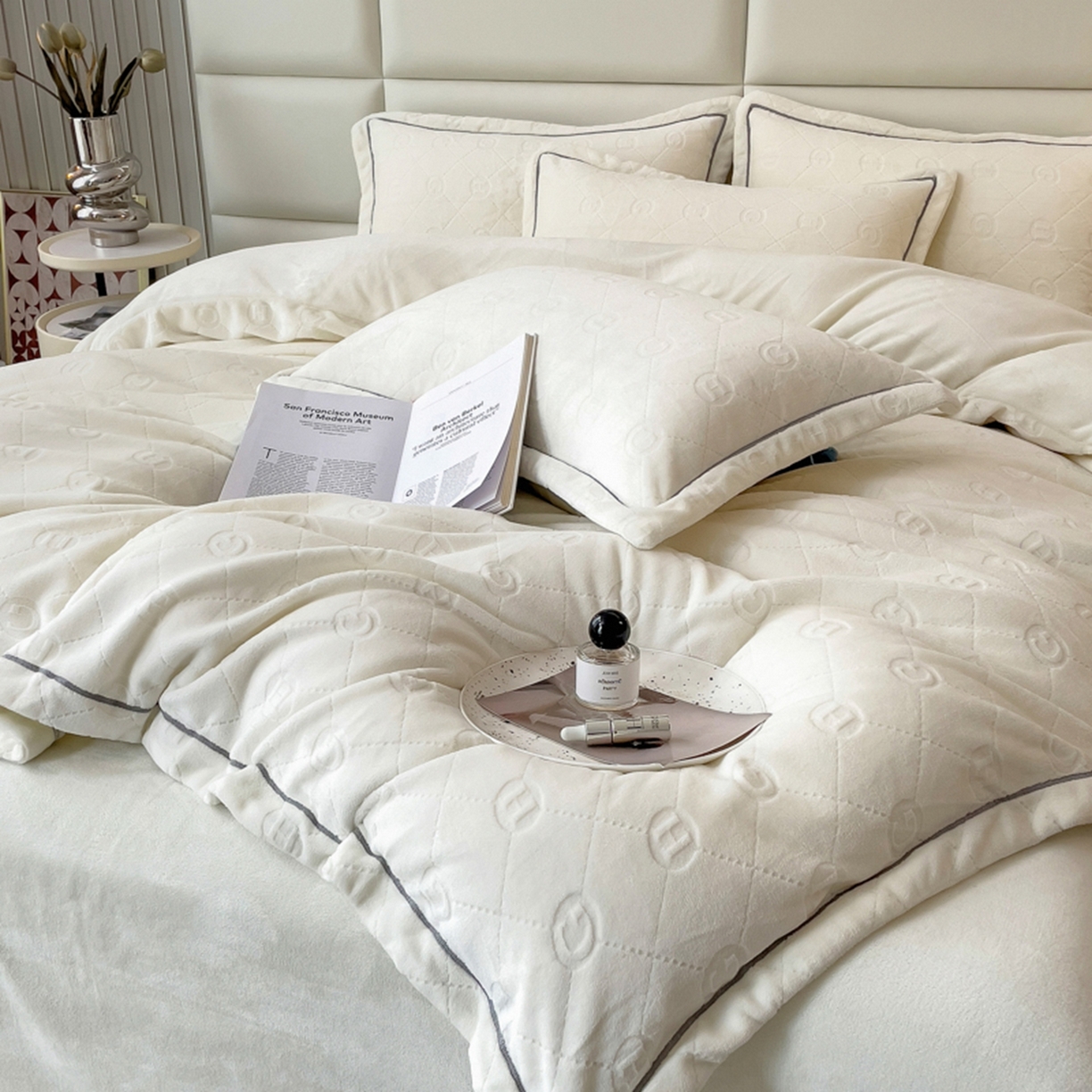 印季家纺 2025新款HG剪花一字绣牛奶绒四件套 奶白