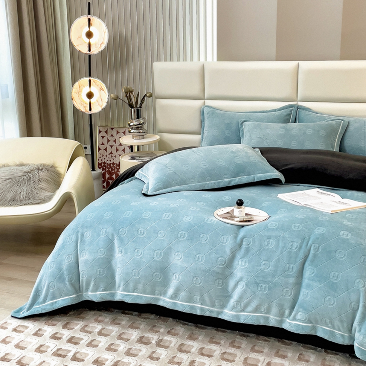 91家纺网 家纺一手货源 找家纺 印季家纺 2025新款HG剪花一字绣牛奶绒四件套 繁星蓝-深灰