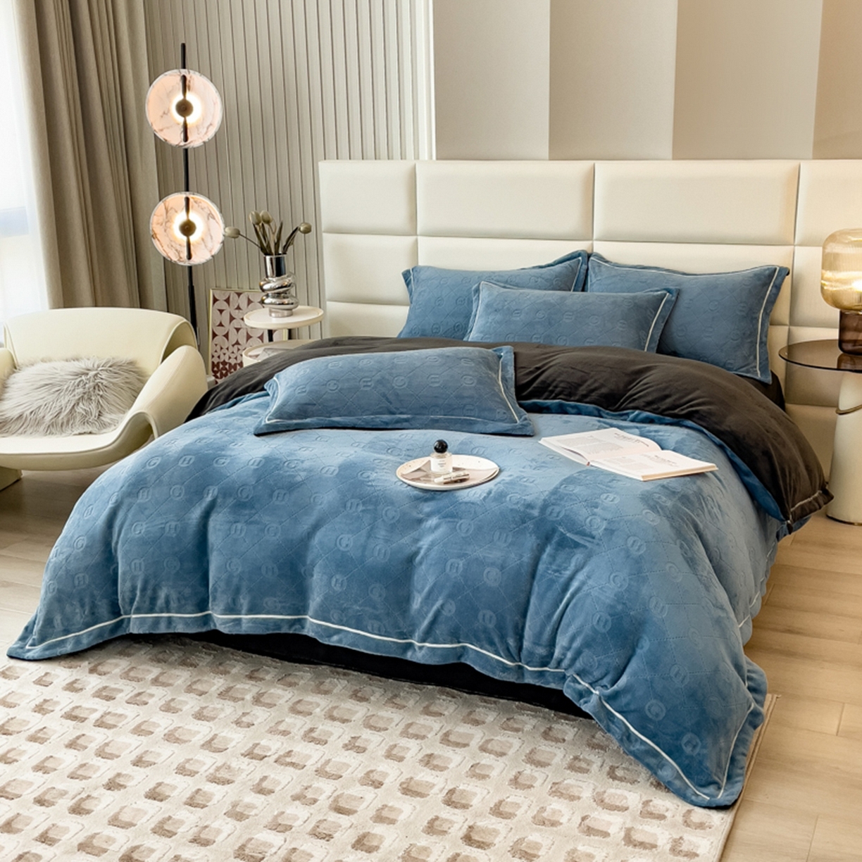 91家纺网 家纺一手货源 找家纺 印季家纺 2025新款HG剪花一字绣牛奶绒四件套 蓝灰-深灰