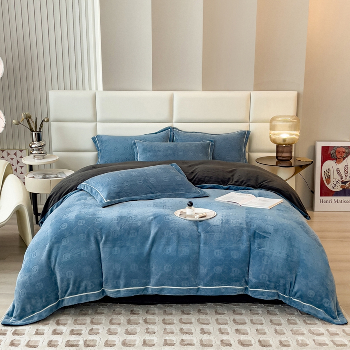 91家纺网 家纺一手货源 找家纺 印季家纺 2025新款HG剪花一字绣牛奶绒四件套 蓝灰-深灰