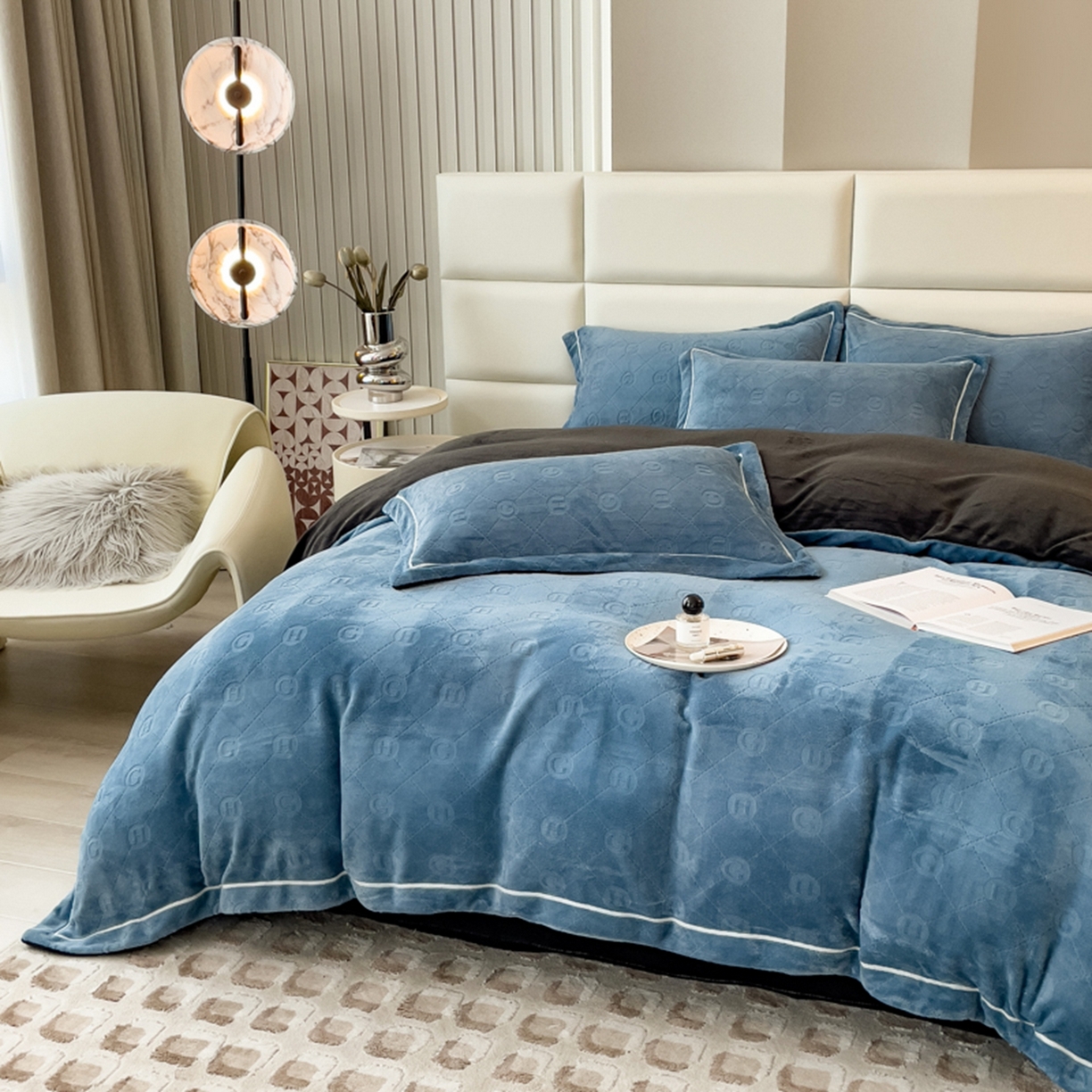 91家纺网 家纺一手货源 找家纺 印季家纺 2025新款HG剪花一字绣牛奶绒四件套 蓝灰-深灰