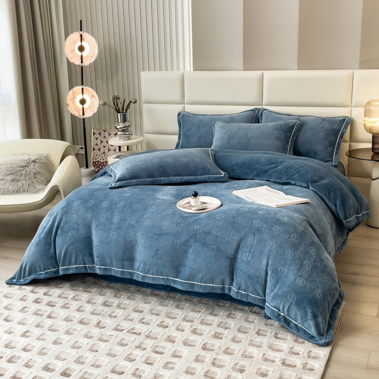 91家纺网 家纺一手货源 找家纺 印季家纺 2025新款HG剪花一字绣牛奶绒四件套 蓝灰