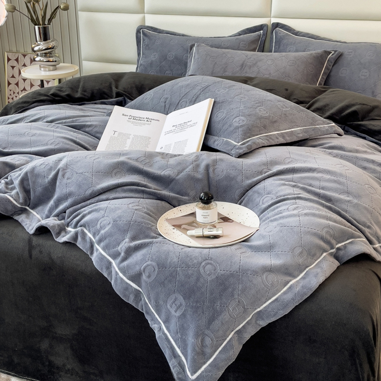 印季家纺 2025新款HG剪花一字绣牛奶绒四件套 紫灰-深灰