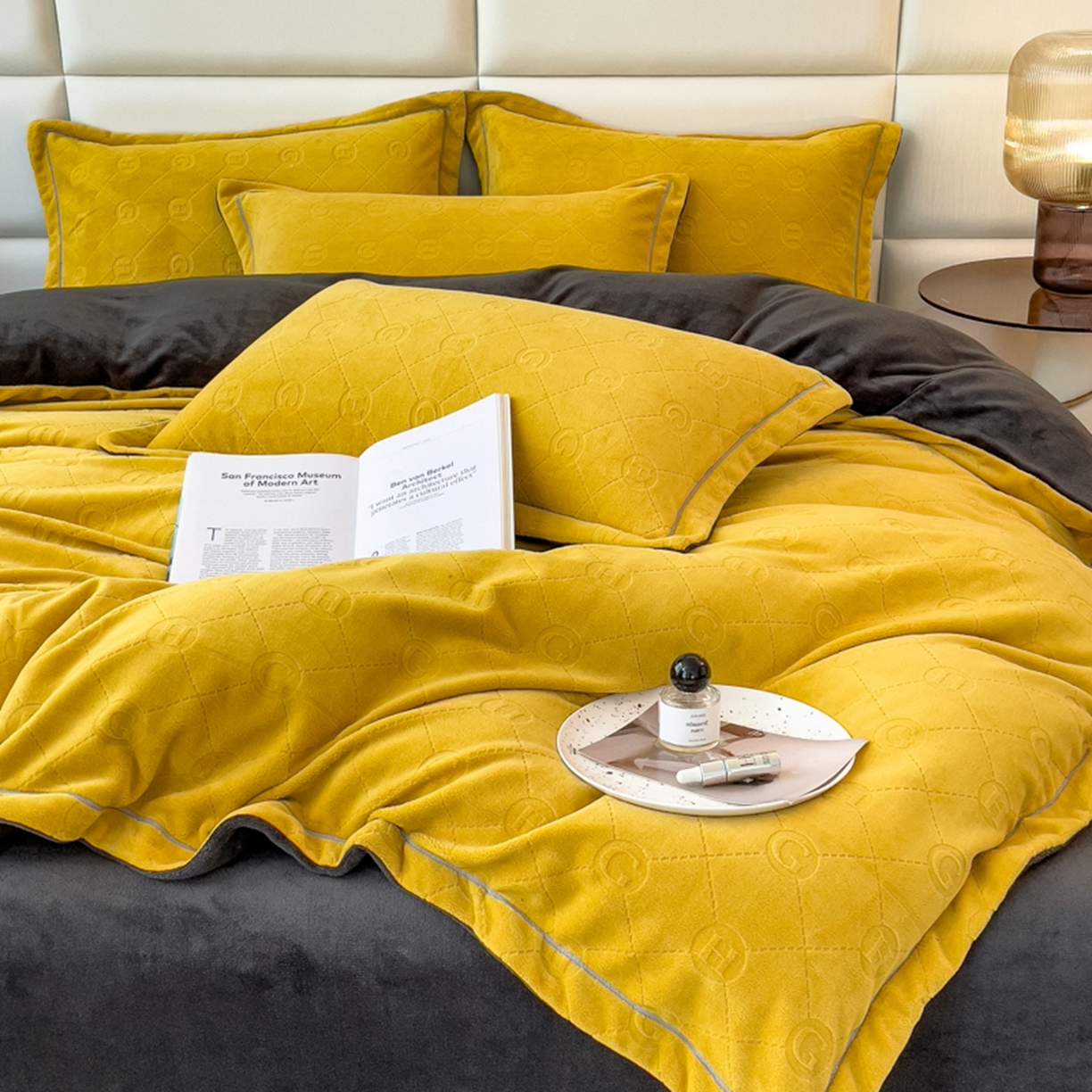 印季家纺 2025新款HG剪花一字绣牛奶绒四件套 亮黄-深灰