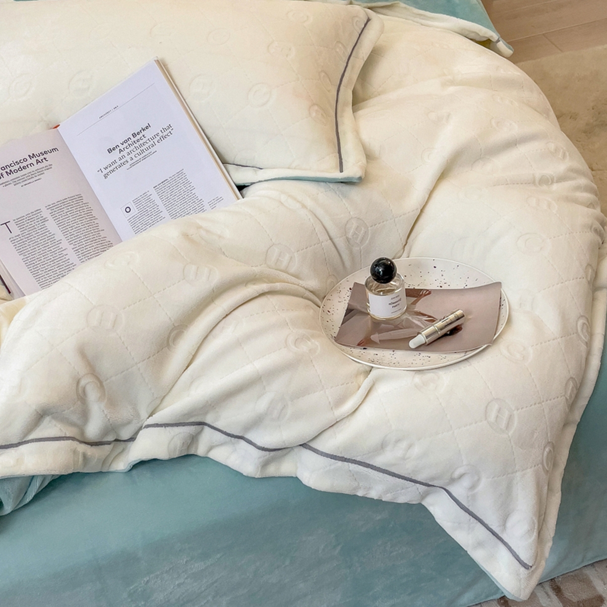 91家纺网 家纺一手货源 找家纺 印季家纺 2025新款HG剪花一字绣牛奶绒四件套 奶白-繁星兰