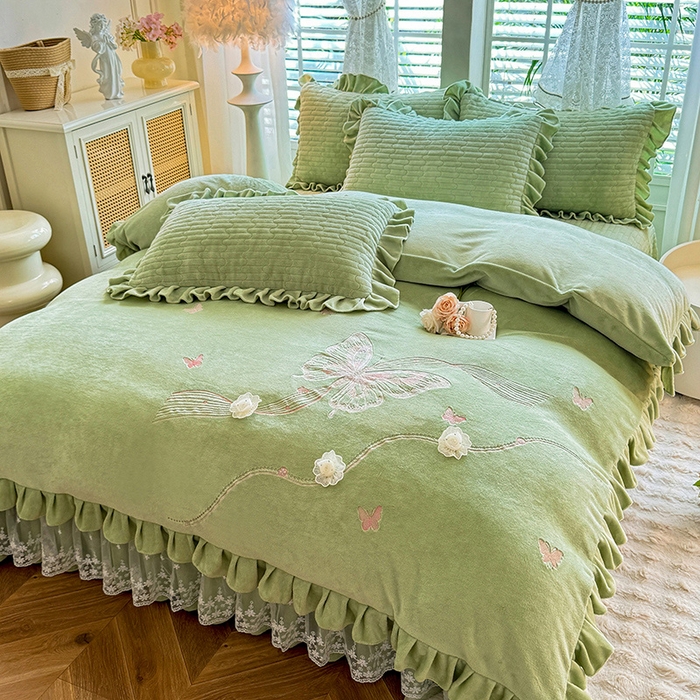 91家纺网 家纺一手货源 找家纺 唐人居 2025新款高克重牛奶绒花边夹棉四件套-蝴蝶纷飞 蝴蝶纷飞-草绿
