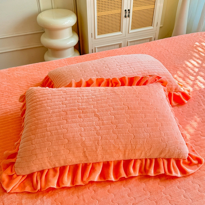 91家纺网 家纺一手货源 找家纺 唐人居 2025新款高克重牛奶绒花边夹棉四件套-蝴蝶纷飞 蝴蝶纷飞-暖橘