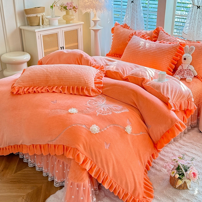 91家纺网 家纺一手货源 找家纺 唐人居 2025新款高克重牛奶绒花边夹棉四件套-蝴蝶纷飞 蝴蝶纷飞-暖橘