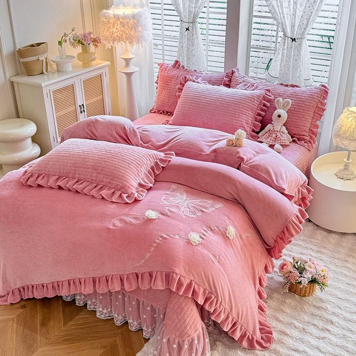 91家纺网 家纺一手货源 找家纺 唐人居 2025新款高克重牛奶绒花边夹棉四件套-蝴蝶纷飞 蝴蝶纷飞-豆沙