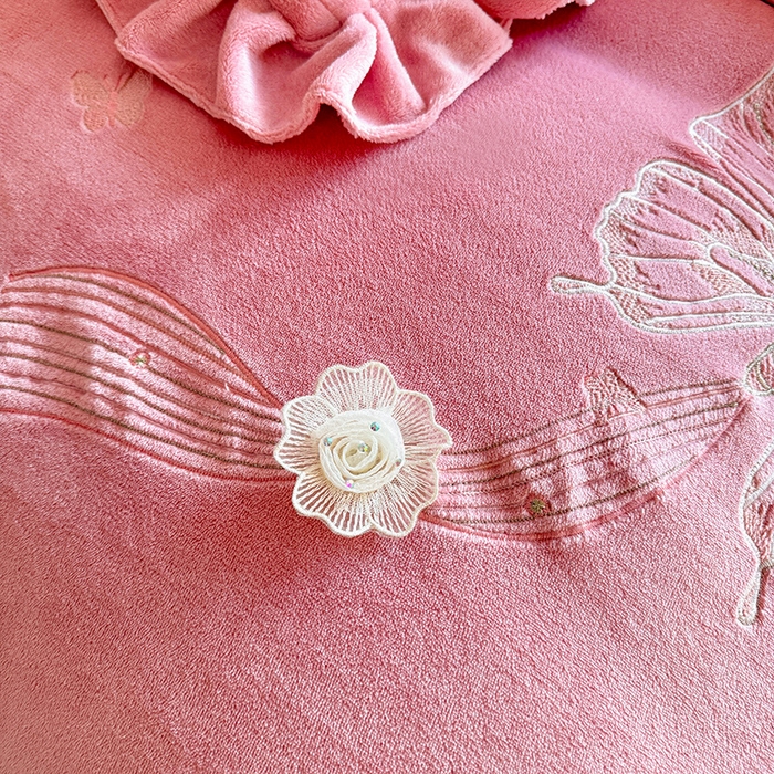 91家纺网 家纺一手货源 找家纺 唐人居 2025新款高克重牛奶绒花边夹棉四件套-蝴蝶纷飞 蝴蝶纷飞-豆沙