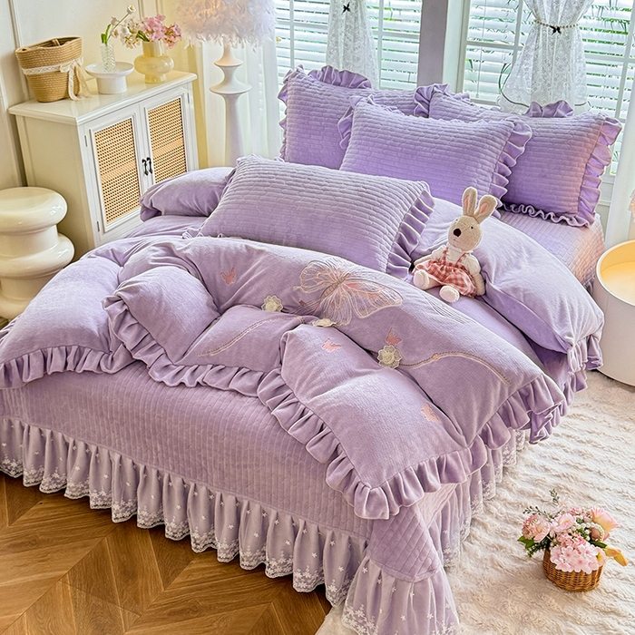 91家纺网 家纺一手货源 找家纺 唐人居 2025新款高克重牛奶绒花边夹棉四件套-蝴蝶纷飞 蝴蝶纷飞-浅紫