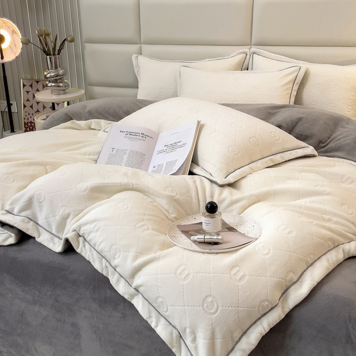 91家纺网 家纺一手货源 找家纺 （总）印季家纺 2025新款HG剪花一字绣牛奶绒四件套