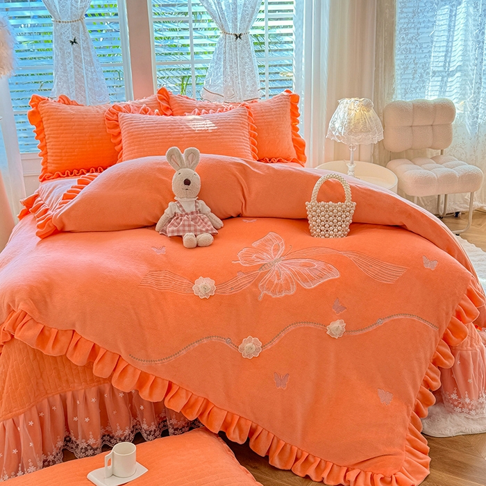 91家纺网 家纺一手货源 找家纺 唐人居 2025新款高克重牛奶绒花边夹棉四件套-蝴蝶纷飞 蝴蝶纷飞-暖橘