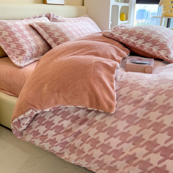 91家纺网 家纺一手货源 找家纺 （总）印季家纺 2025新款背印立体剪花牛奶绒四件套